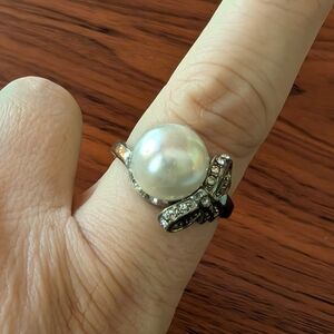 Elegant Silver Pearl Ring